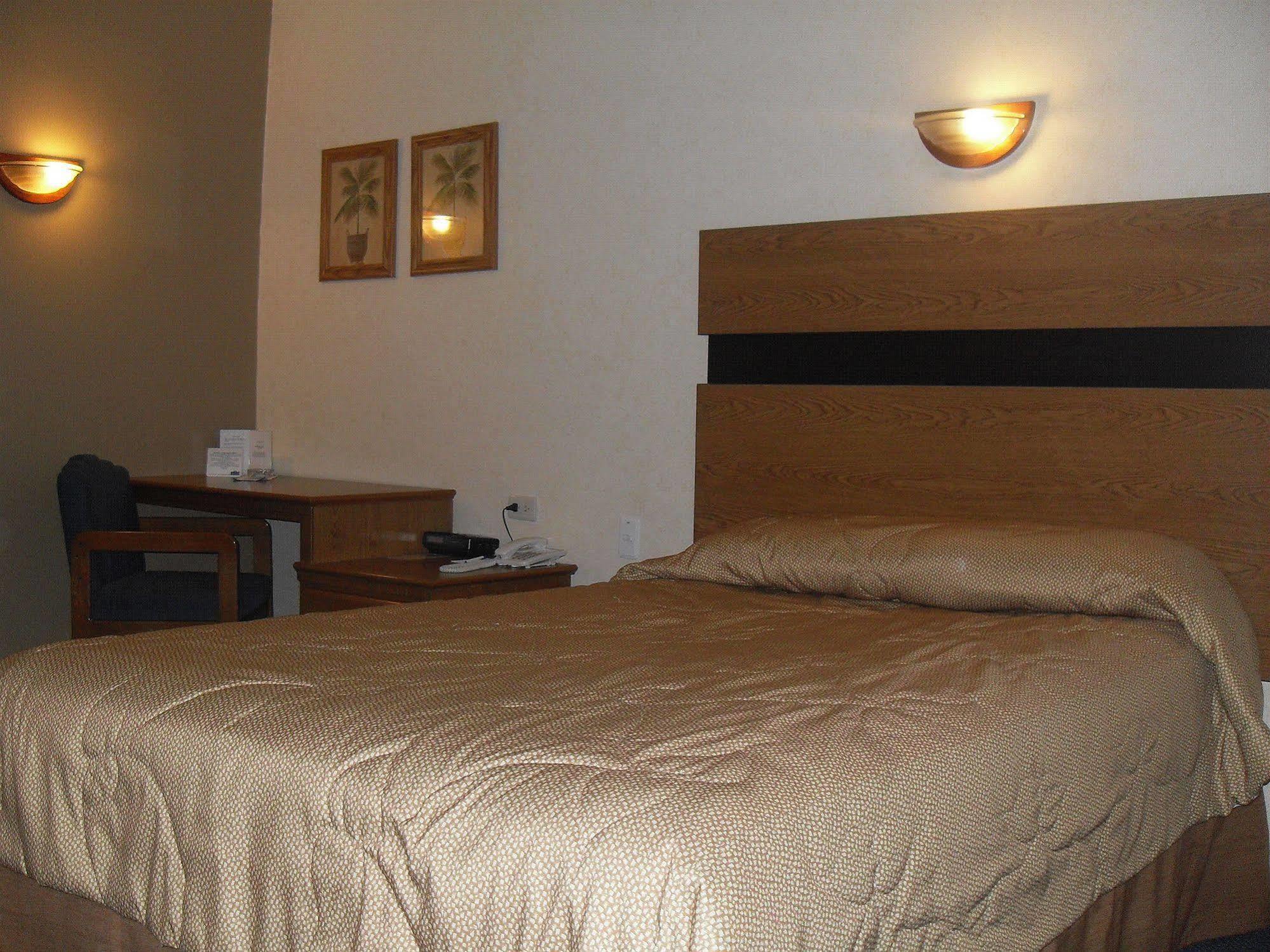 American Inn Hotel & Suites Parral Dış mekan fotoğraf