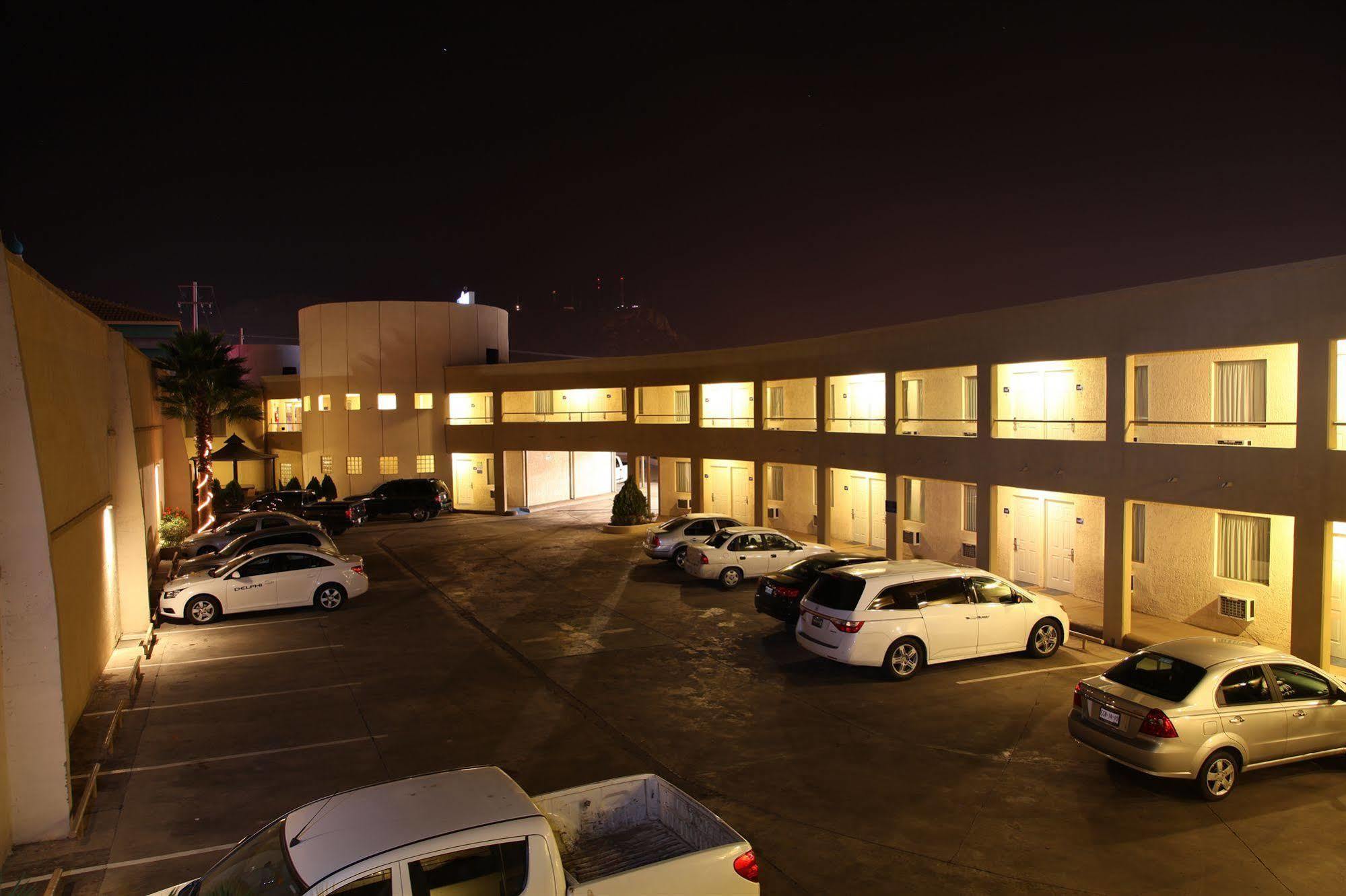 American Inn Hotel & Suites Parral Dış mekan fotoğraf